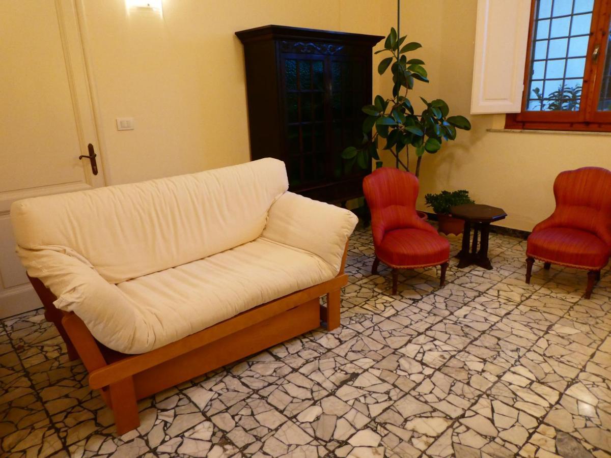 Casa Storica E Confortevole เอมโปลี ภายนอก รูปภาพ