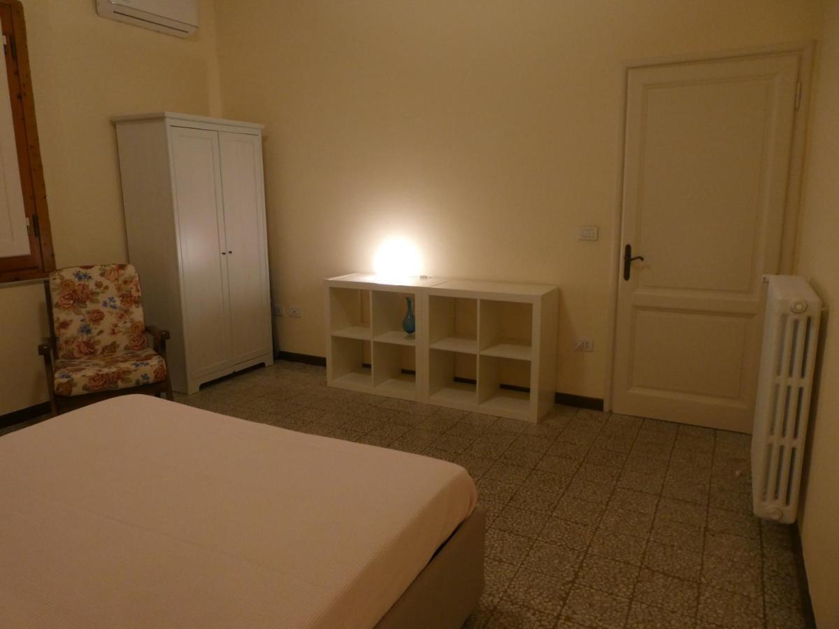 Casa Storica E Confortevole เอมโปลี ภายนอก รูปภาพ