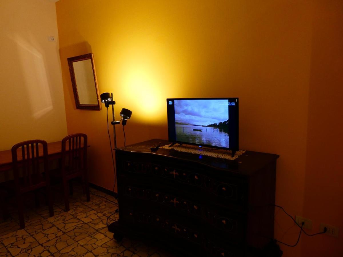 Casa Storica E Confortevole เอมโปลี ภายนอก รูปภาพ