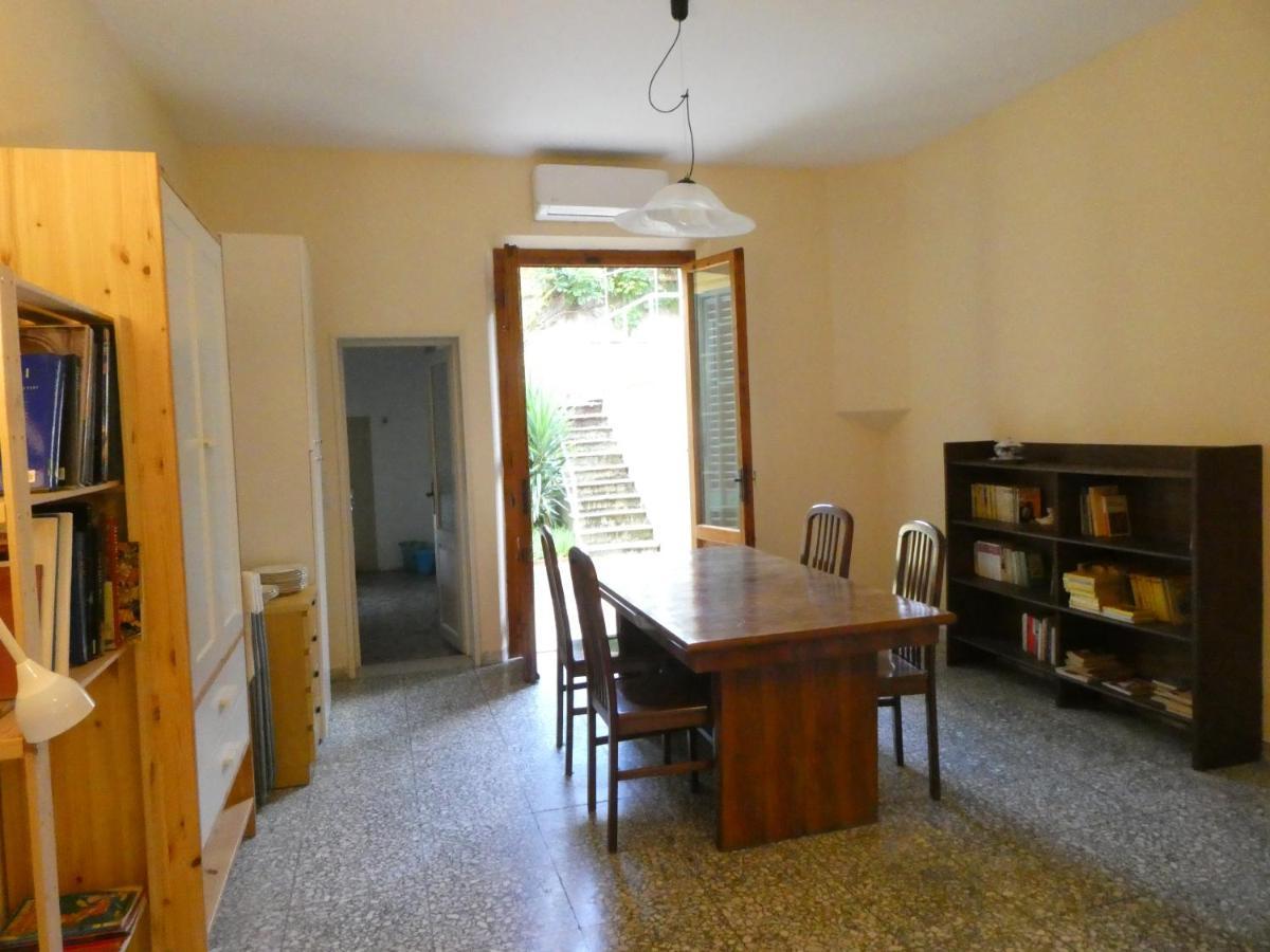 Casa Storica E Confortevole เอมโปลี ภายนอก รูปภาพ